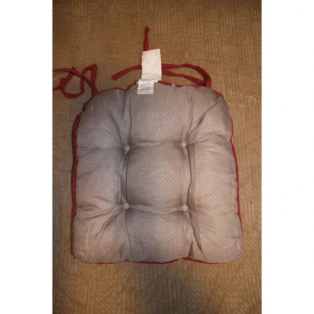 Puredown Chair Pad 15.5x15.5 Burgundy Red Tufted Non-Slip Dining Kitchen 4 Pack